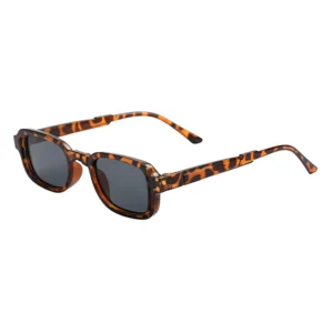 Tortoiseshell frame, grey lenses / إطار بنقشة السلحفاة وعدسات رمادية