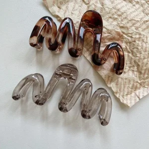 Wavy Acetate Hair Claw — 11 cm