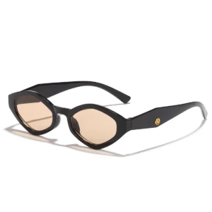 Black frame, light brown lenses / إطار أسود وعدسات بنية فاتحة