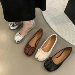 Split-Toe Bow Ballet Flats