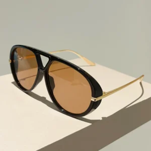 Black frame, brown lenses / إطار أسود وعدسات بنية