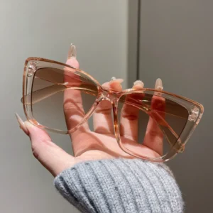 Champagne frame, brown lenses / إطار شامبين وعدسات بنية