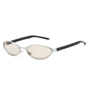 Silver frame, champagne lenses / إطار فضي وعدسات بلون الشامبانيا