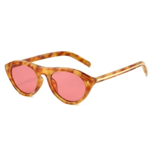Amber frame, red lenses / إطار كهرماني وعدسات حمراء