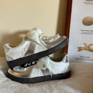 Women's Casual Shoes