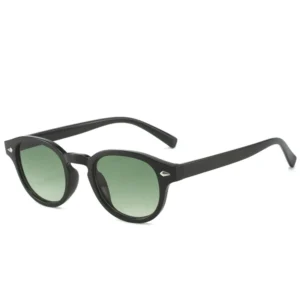 Black frame, green gradient lenses / إطار أسود وعدسات خضراء متدرجة
