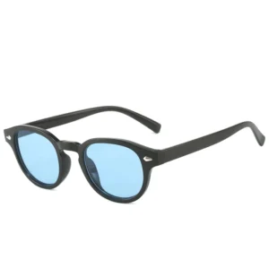 Black frame, blue lenses / إطار أسود وعدسات زرقاء
