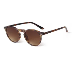 Tortoiseshell frame, brown gradient lenses / إطار بني مرقط وعدسات بنية متدرجة