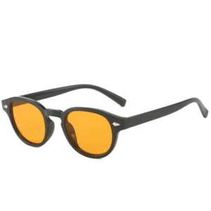 Black frame, orange lenses / إطار أسود وعدسات برتقالية