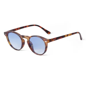 Tortoiseshell frame, blue gradient lenses / إطار بني مرقط وعدسات زرقاء متدرجة