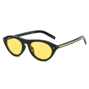 Black frame, yellow lenses / إطار أسود وعدسات صفراء